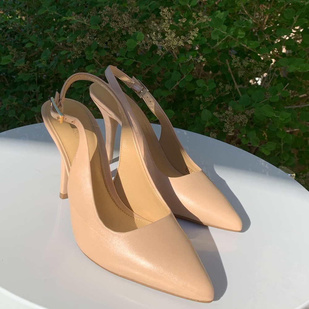 MICHAEL Michael Kors Womens Flex Sling Pointed Toe